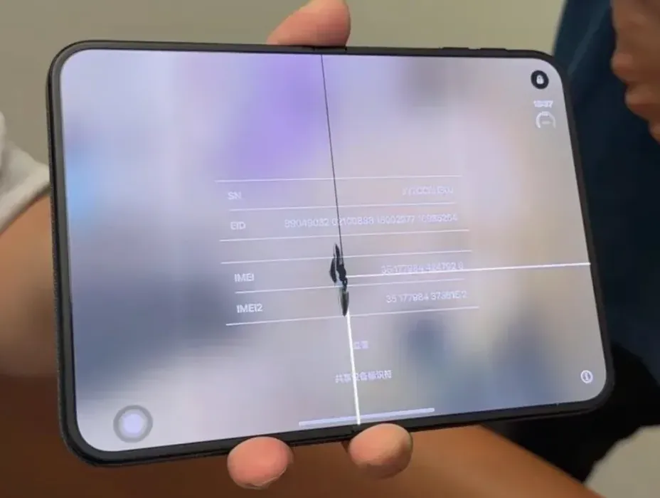 layar iPhone Duo retak
