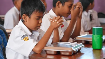 Kaleidoskop MBG: Jeda Sejenak Negara Menata Gizi Anak
