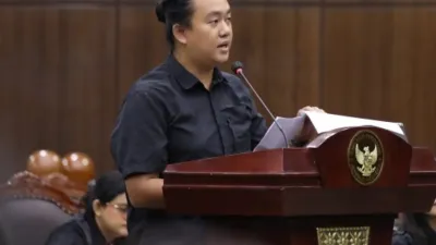 Luka Bakar di Wajah Demokrasi: Nestapa Andrie Yunus Disiram Air Keras