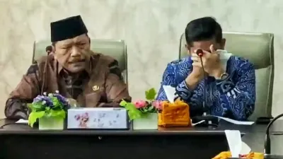Hendri Praja Menangis Saat Ditunjuk Plt Bupati Rejang Lebong