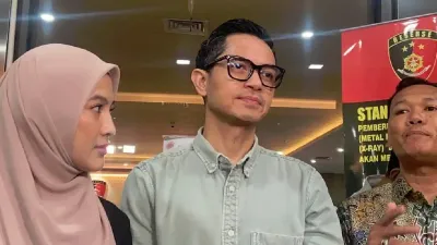 Diserbu Nasabah DSI, Dude Harlino Pilih Ambil Tanggung Jawab Moral