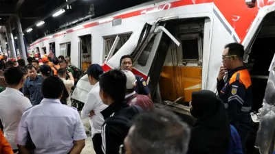 Stasiun Bekasi Timur Tabrakan KRL dan Argo Bromo, Ini Kronologinya