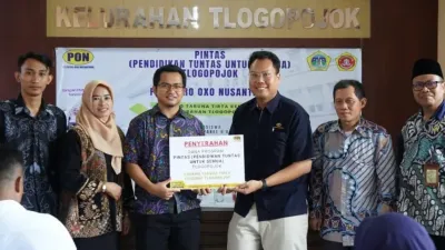 Program PINTAS Petro Oxo Nusantara Salurkan Beasiswa Paket B dan C