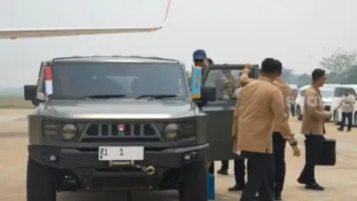 Prabowo Tinjau Karhutla Kalimantan, Pimpin Rapat di Pontianak