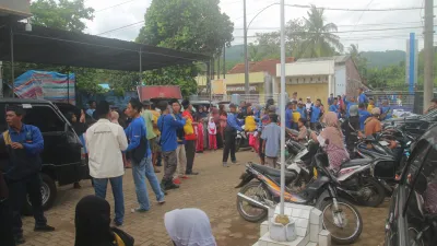 Dhibra Hadir di Tengah Duka Korban Banjir dan Longsor Jateng