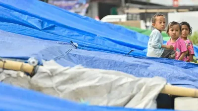 Pengungsi Gempa NTT: 94 Meninggal, DPR Minta Evaluasi
