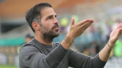 Como Kalahkan Manchester United, Fabregas Tetap Rendah Hati