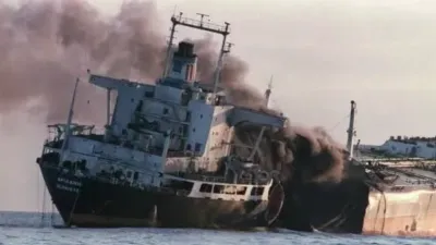 Tanker Keempat Terbakar di Selat Hormuz, Pasar Minyak Cemas