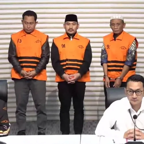 Bupati Bekasi dan Ayahnya Dijerat KPK dalam Ijon Proyek