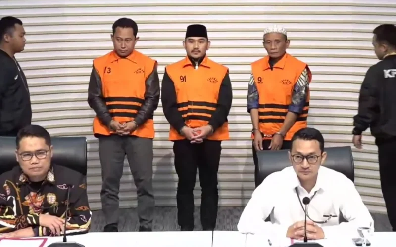 Bupati Bekasi dan Ayahnya Dijerat KPK dalam Ijon Proyek
