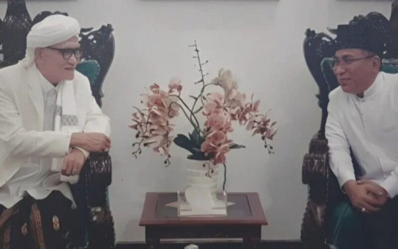 FOTO Rais Aam PBNU KH. Miftachul Akhyar dan Ketum PBNU KH Yahya Cholil Staquf bersimpang jalan. Masing-masing bakal menggelar rapat pleno. - Istimewa