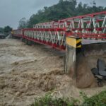 Jembatan ambruk di banjir sumatera