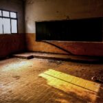 Ilustrasi sekolah rusak. Pemerintah mempermudah pengajuan perbaikan mulai 2026, menggunakan sistem daring. – Dok. FGP