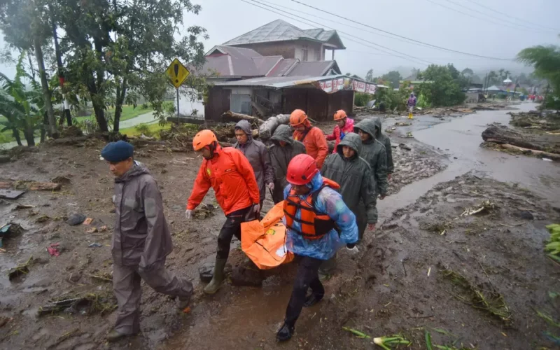 evakuasi korban banjir sumatera