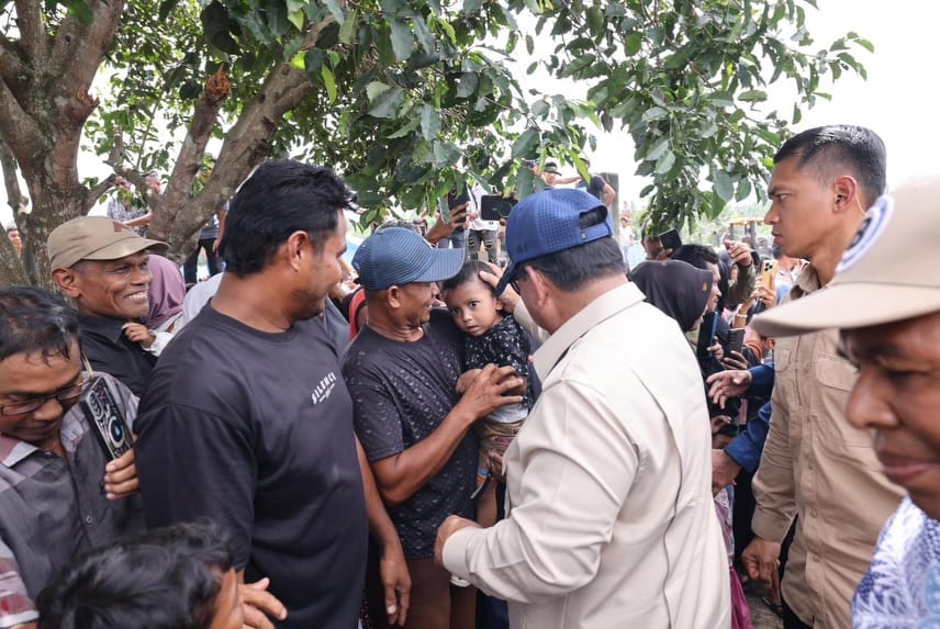 prabowo kunjungi posko pengungsian
