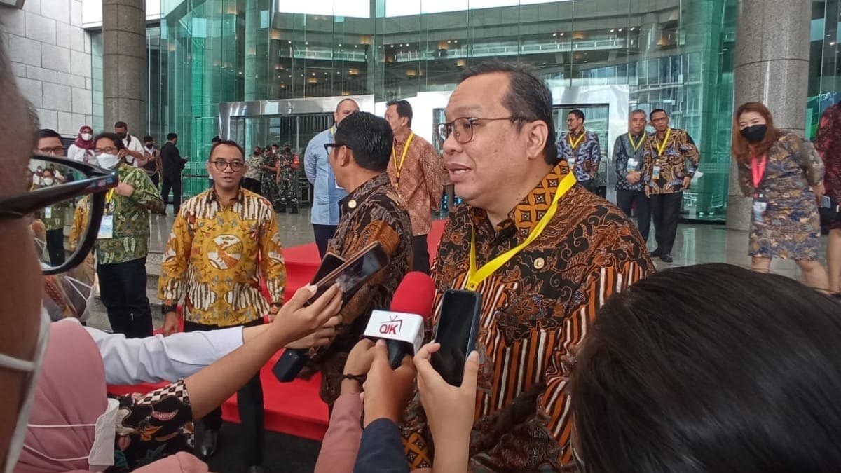 Iman Rachman mengundurkan diri