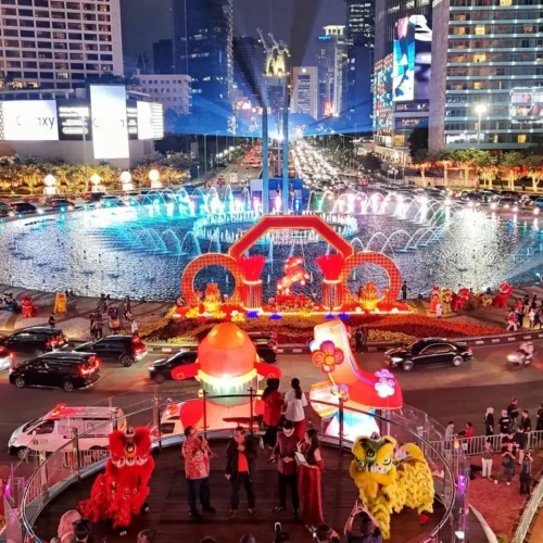 Imlek 2026 di Jakarta, Bundaran HI Jadi Lautan Merah Warga