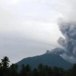 Gunung Ibu Erupsi