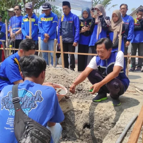 Sentuhan Kasih di Balik Sajadah: Mengapa Ibadah Harus Menyentuh Luka Sesama