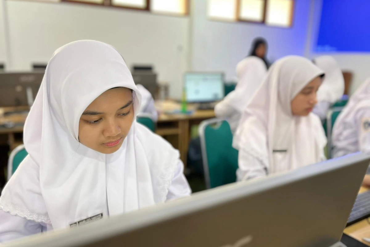 literasi digital santri - sinar jiwa