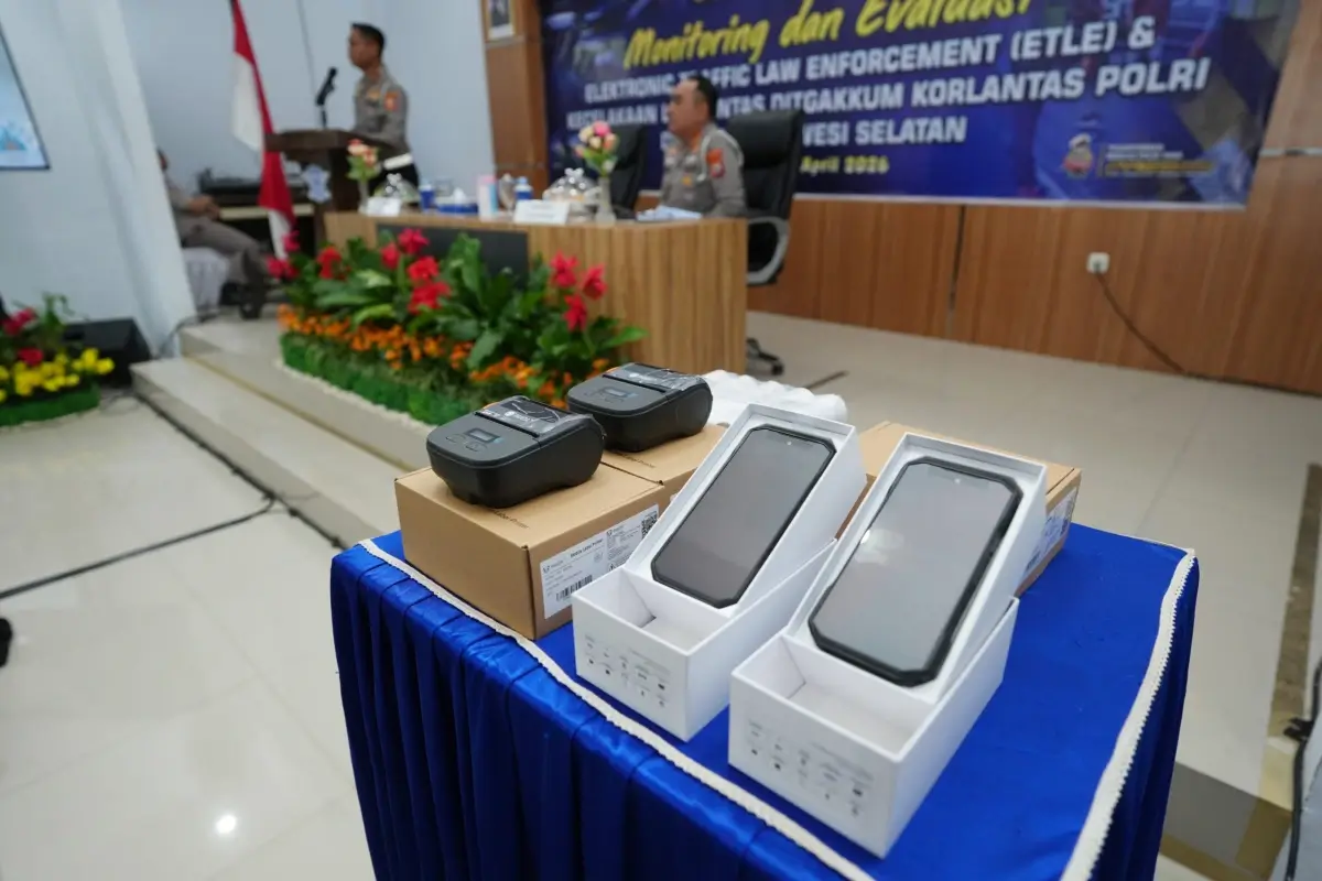 Korlantas Polri Perkenalkan ETLE Handheld Baru dengan Fitur Cetak Instan 1 ETLE handheld baru