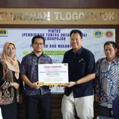 Program PINTAS Petro Oxo Nusantara Salurkan Beasiswa Paket B dan C