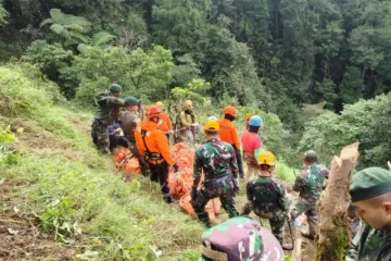 Basarnas Kerahkan Tim Cari Helikopter PK-CFX Hilang Kontak di Kalbar