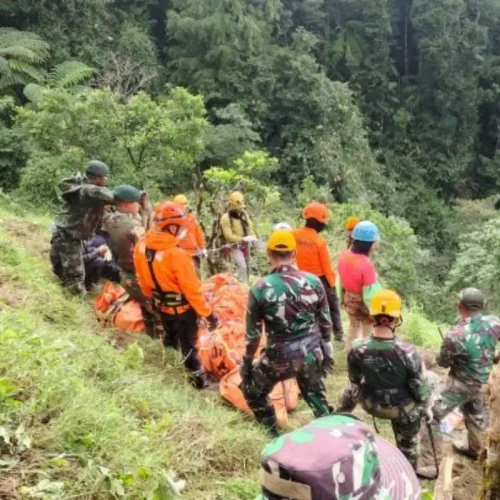 Basarnas Kerahkan Tim Cari Helikopter PK-CFX Hilang Kontak di Kalbar
