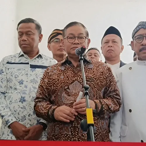 Pramono Perintahkan Pembasmian Ikan Sapu-Sapu di Sungai Jakarta