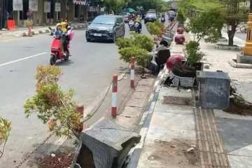 Kerusakan Alun-Alun Indramayu Usai Demo Tambak Pantura Disorot