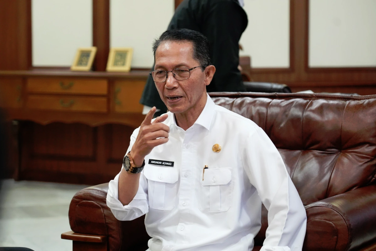 Buruh Kota Batam Peringati May Day dengan Aksi Bersih Lingkungan 2 Wali Kota Batam, Amsakar Achmad