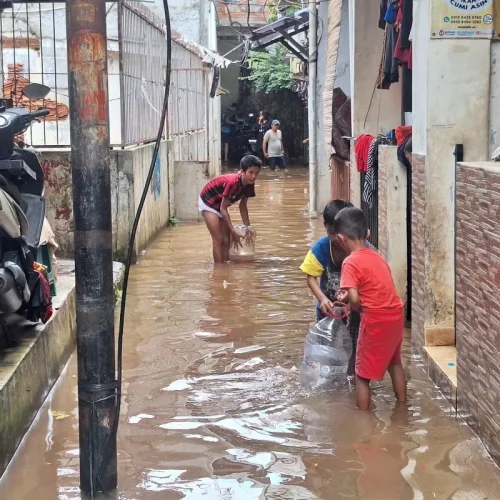 Banjir Jakarta Rendam 11 RT di Jaksel, Ketinggian Air Capai 130 Cm