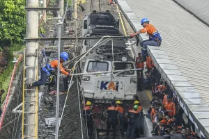 Menhub Dudy Purwagandhi Serahkan Kasus Masinis ke Polisi