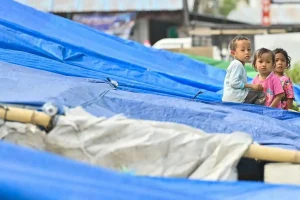 Pengungsi Gempa NTT: 94 Meninggal, DPR Minta Evaluasi